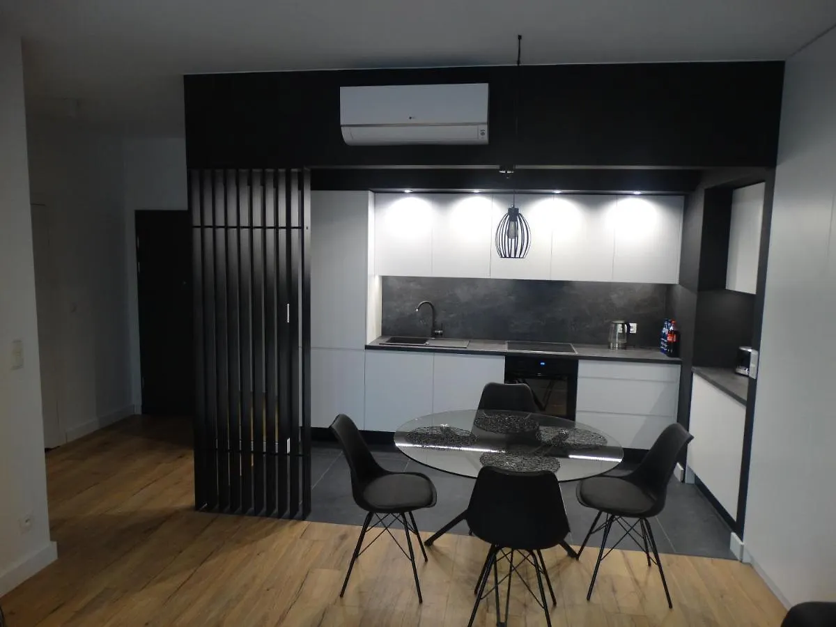 Black&White Apartment Bis - Male Garbary 8 location