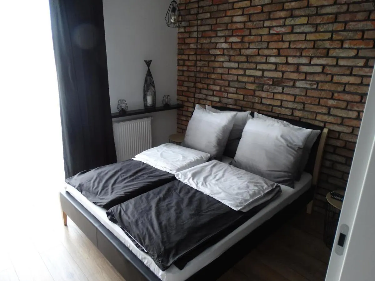 Black&White Apartment Bis - Male Garbary 8 Poznan 0*,  Poland